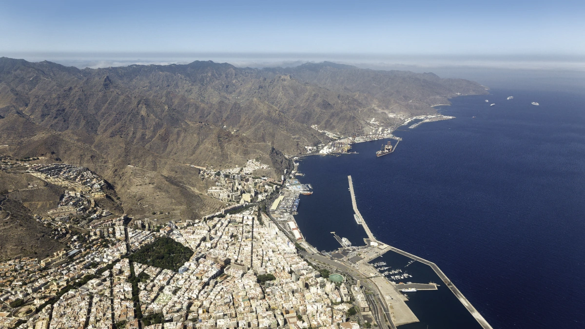 Tenerife Cruise Port: Local Tram Hacks, Beach Walks & Santa Cruz DIY