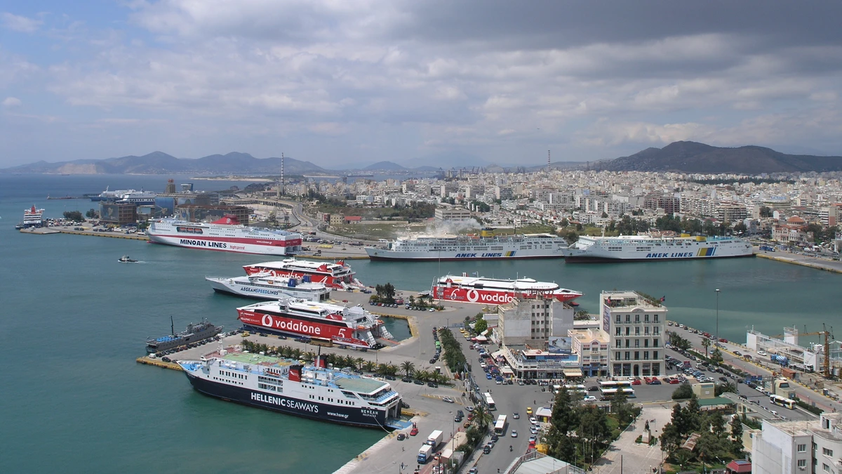Piraeus Cruise Port: Independent Athens Metro Links & Acropolis DIY Paths