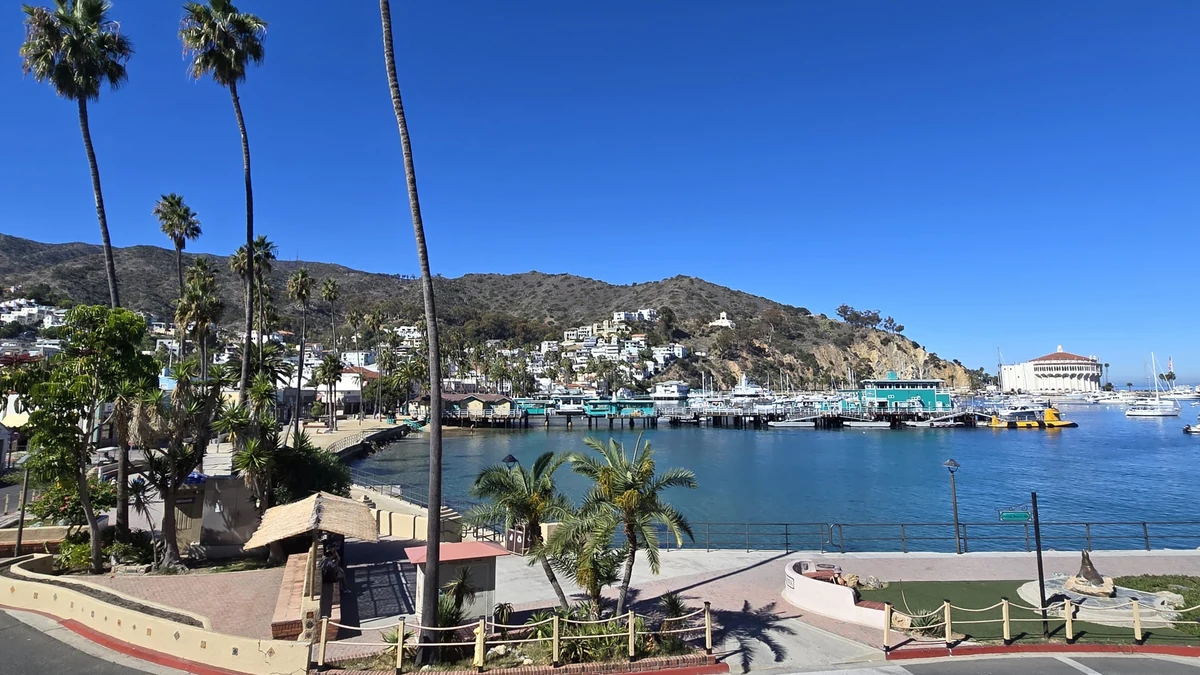 Avalon Harbour and Catalina Casino for an Avalon cruise port guide