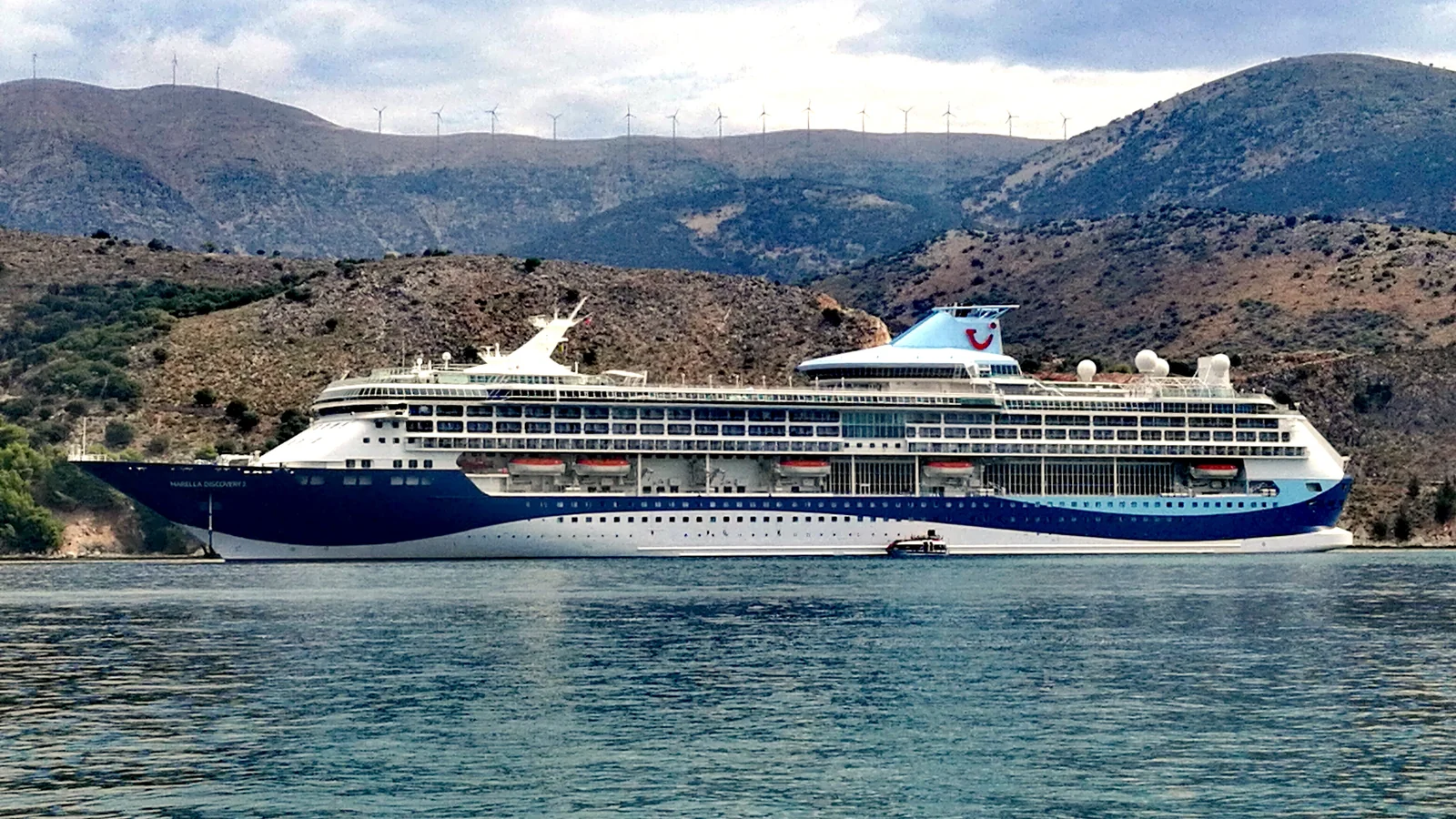 Marella Discovery 2 anchored at Argostoli