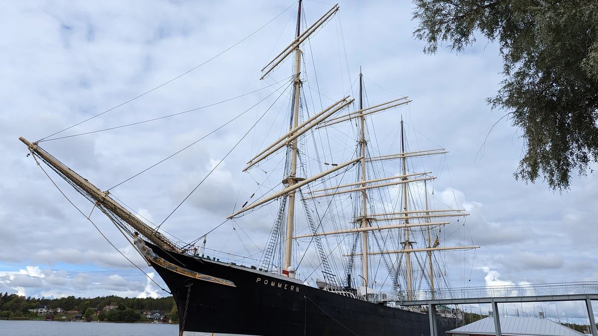 Mariehamn cruise port guide image showing museum ship Pommern