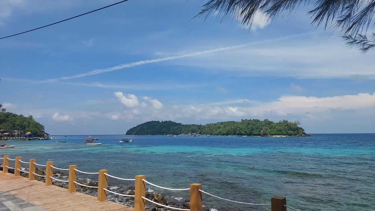 Turquoise water between Iboih and Rubiah Island in Sabang, Indonesia