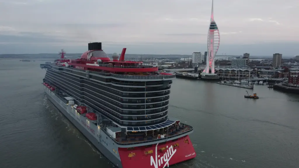 Valiant Lady arriving at Portsmouth