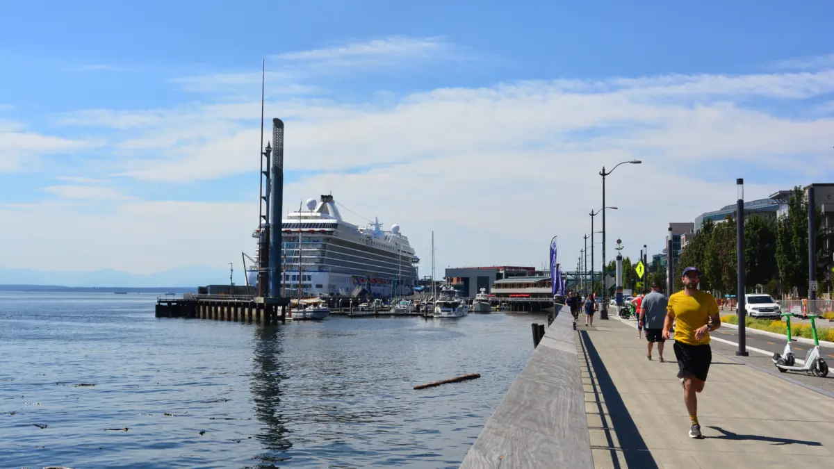 Oceania Riviera at Pier 66 in Seattle